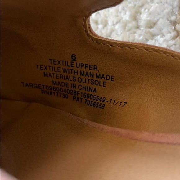 Blush Slides - Picture 4 of 9